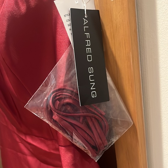 Alfred Sung, sz 2, Sweetheart Neck, A-line Burgundy Formal Evening Dress - Picture 3 of 5